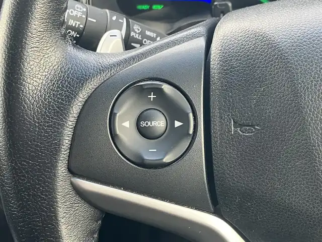 ホンダ シャトル ハイブリッド Z スタイルエディション 道南・函館 2016(平28)年 4.7万km ティンテッドシルバーM /純正ナビ//フルセグTV//バックカメラ//ドライブレコーダー//寒冷地仕様//シートヒーター//衝突軽減ブレーキ//ETC//クルーズコントロール//オートライト//LEDヘッドライト//ハーフレザーシート