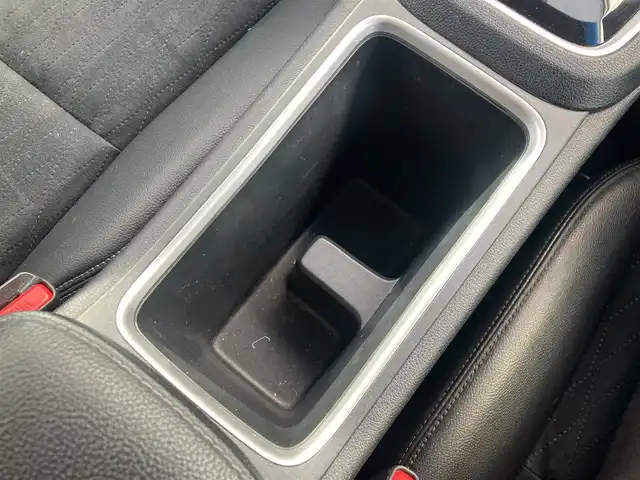 ホンダ シャトル ハイブリッド Z スタイルエディション 道南・函館 2016(平28)年 4.7万km ティンテッドシルバーM /純正ナビ//フルセグTV//バックカメラ//ドライブレコーダー//寒冷地仕様//シートヒーター//衝突軽減ブレーキ//ETC//クルーズコントロール//オートライト//LEDヘッドライト//ハーフレザーシート