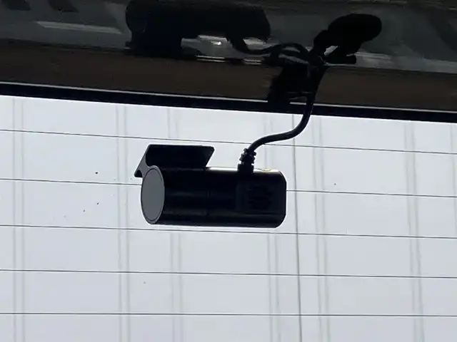 ホンダ シャトル ハイブリッド Z スタイルエディション 道南・函館 2016(平28)年 4.7万km ティンテッドシルバーM /純正ナビ//フルセグTV//バックカメラ//ドライブレコーダー//寒冷地仕様//シートヒーター//衝突軽減ブレーキ//ETC//クルーズコントロール//オートライト//LEDヘッドライト//ハーフレザーシート