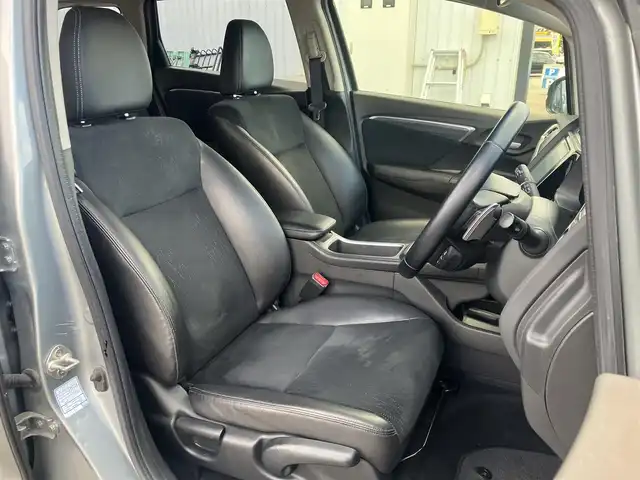 ホンダ シャトル ハイブリッド Z スタイルエディション 道南・函館 2016(平28)年 4.7万km ティンテッドシルバーM /純正ナビ//フルセグTV//バックカメラ//ドライブレコーダー//寒冷地仕様//シートヒーター//衝突軽減ブレーキ//ETC//クルーズコントロール//オートライト//LEDヘッドライト//ハーフレザーシート