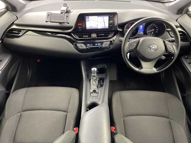 トヨタ Ｃ－ＨＲ S－T LEDエディション 福島県 2018(平30)年 7万km センシュアルレッドマイカ /禁煙車//4WD//ターボ//レーダークルーズコントロール//衝突軽減システム//レーンキープアシスト//バックモニター//ビルトインETC//純正ナビ//Bluetooth//フルセグテレビ//純正フロアマット//LEDヘッドライト//オートハイビーム//純正アルミホイール//ステアリングスイッチ//エンジンスターター//スマートキー//プッシュスタート//スペアキー