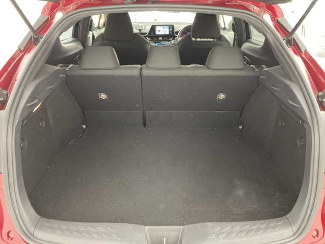 トヨタ Ｃ－ＨＲ S－T LEDエディション 福島県 2018(平30)年 7万km センシュアルレッドマイカ /禁煙車//4WD//ターボ//レーダークルーズコントロール//衝突軽減システム//レーンキープアシスト//バックモニター//ビルトインETC//純正ナビ//Bluetooth//フルセグテレビ//純正フロアマット//LEDヘッドライト//オートハイビーム//純正アルミホイール//ステアリングスイッチ//エンジンスターター//スマートキー//プッシュスタート//スペアキー