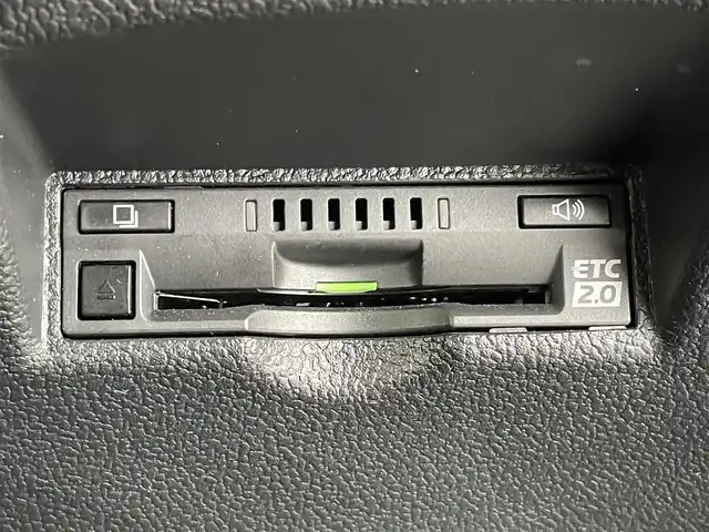 トヨタ プリウス S ツーリングセレクション 福岡県 2017(平29)年 4.8万km シルバーM トヨタセーフティセンス/PCS/LDA/純正ナビ（ＮＳＺＴ－Ｗ６６Ｔ）/フルセグTV/CD/DVD/BT/HDMI/SD/AM/FM/バックカメラ/黒革シート/前席シートヒーター/ＬＥＤオートライト/フォグランプ/オートハイビーム/レーダークルーズコントロール/ビルトインETC2.0/ステアリングリモコン/スマートキー/プッシュスタート