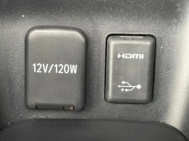 トヨタ プリウス S ツーリングセレクション 福岡県 2017(平29)年 4.8万km シルバーM トヨタセーフティセンス/PCS/LDA/純正ナビ（ＮＳＺＴ－Ｗ６６Ｔ）/フルセグTV/CD/DVD/BT/HDMI/SD/AM/FM/バックカメラ/黒革シート/前席シートヒーター/ＬＥＤオートライト/フォグランプ/オートハイビーム/レーダークルーズコントロール/ビルトインETC2.0/ステアリングリモコン/スマートキー/プッシュスタート