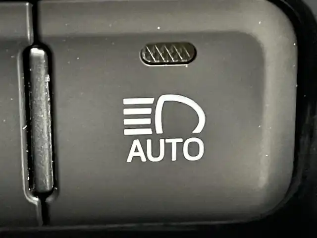 トヨタ プリウス S ツーリングセレクション 福岡県 2017(平29)年 4.8万km シルバーM トヨタセーフティセンス/PCS/LDA/純正ナビ（ＮＳＺＴ－Ｗ６６Ｔ）/フルセグTV/CD/DVD/BT/HDMI/SD/AM/FM/バックカメラ/黒革シート/前席シートヒーター/ＬＥＤオートライト/フォグランプ/オートハイビーム/レーダークルーズコントロール/ビルトインETC2.0/ステアリングリモコン/スマートキー/プッシュスタート