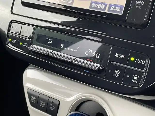 トヨタ プリウス S ツーリングセレクション 福岡県 2017(平29)年 4.8万km シルバーM トヨタセーフティセンス/PCS/LDA/純正ナビ（ＮＳＺＴ－Ｗ６６Ｔ）/フルセグTV/CD/DVD/BT/HDMI/SD/AM/FM/バックカメラ/黒革シート/前席シートヒーター/ＬＥＤオートライト/フォグランプ/オートハイビーム/レーダークルーズコントロール/ビルトインETC2.0/ステアリングリモコン/スマートキー/プッシュスタート