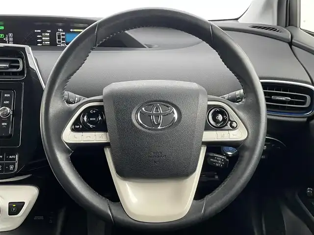 トヨタ プリウス S ツーリングセレクション 福岡県 2017(平29)年 4.8万km シルバーM トヨタセーフティセンス/PCS/LDA/純正ナビ（ＮＳＺＴ－Ｗ６６Ｔ）/フルセグTV/CD/DVD/BT/HDMI/SD/AM/FM/バックカメラ/黒革シート/前席シートヒーター/ＬＥＤオートライト/フォグランプ/オートハイビーム/レーダークルーズコントロール/ビルトインETC2.0/ステアリングリモコン/スマートキー/プッシュスタート