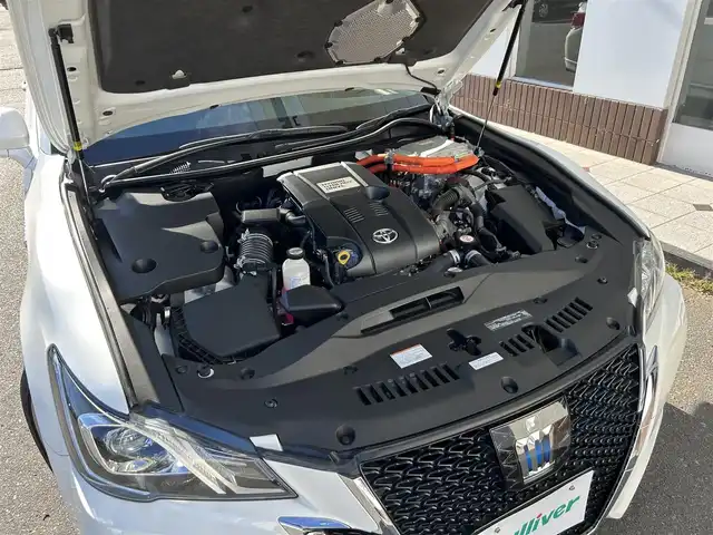 トヨタ クラウン ハイブリッド アスリートG 静岡県 2016(平28)年 5.3万km ホワイトパールクリスタルシャイン トヨタセーフティーセンス/・プリクラッシュセーフティシステム/・レーンディパーチャーアラート/・アダプティブハイビームシステム/・オートマチックハイビーム/・レーダークルーズコントロール/純正8インチナビ/FM/AM/CD/DVD/Bluetooth/フルセグTV/クルーズコントロール/ビルトインETC/バックカメラ/ドライブレコーダー/レザーシート/前席シートヒーター/前席エアシート/純正フロアマット/純正18AW