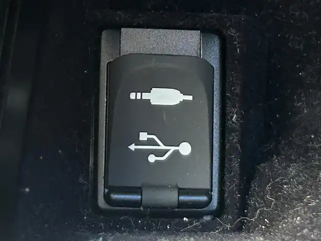 トヨタ クラウン ハイブリッド アスリートG 静岡県 2016(平28)年 5.3万km ホワイトパールクリスタルシャイン トヨタセーフティーセンス/・プリクラッシュセーフティシステム/・レーンディパーチャーアラート/・アダプティブハイビームシステム/・オートマチックハイビーム/・レーダークルーズコントロール/純正8インチナビ/FM/AM/CD/DVD/Bluetooth/フルセグTV/クルーズコントロール/ビルトインETC/バックカメラ/ドライブレコーダー/レザーシート/前席シートヒーター/前席エアシート/純正フロアマット/純正18AW