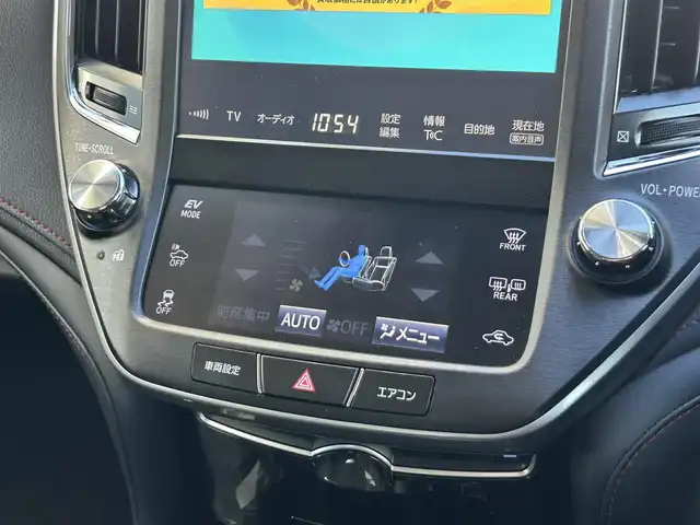 トヨタ クラウン ハイブリッド アスリートG 静岡県 2016(平28)年 5.3万km ホワイトパールクリスタルシャイン トヨタセーフティーセンス/・プリクラッシュセーフティシステム/・レーンディパーチャーアラート/・アダプティブハイビームシステム/・オートマチックハイビーム/・レーダークルーズコントロール/純正8インチナビ/FM/AM/CD/DVD/Bluetooth/フルセグTV/クルーズコントロール/ビルトインETC/バックカメラ/ドライブレコーダー/レザーシート/前席シートヒーター/前席エアシート/純正フロアマット/純正18AW