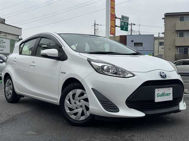 トヨタ アクア L 千葉県 2018(平30)年 10.4万km スーパーホワイトⅡ 社外ナビ/Bluetooth/バックカメラ/ETC/ハロゲンヘッドライト/純正フロアマット/革巻きステアリング