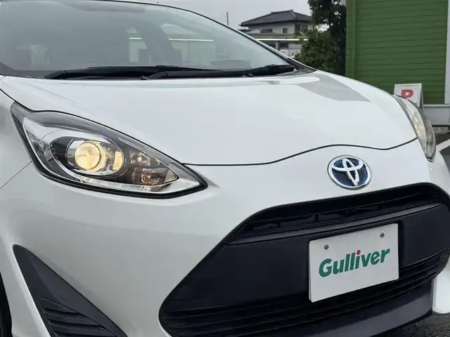 トヨタ アクア L 千葉県 2018(平30)年 10.4万km スーパーホワイトⅡ 社外ナビ/Bluetooth/バックカメラ/ETC/ハロゲンヘッドライト/純正フロアマット/革巻きステアリング