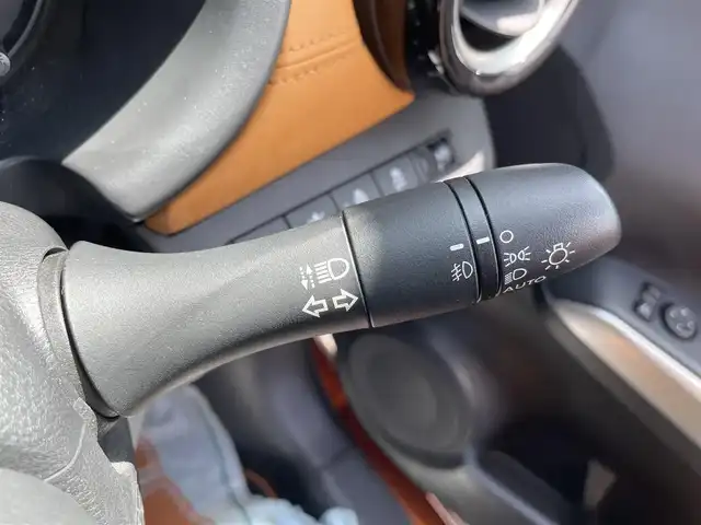 日産 キックス X ツートーンインテリアED 熊本県 2020(令2)年 4.4万km プレミアムホライズンオレンジ/ピュアブラック 2トーン 純正SDナビ/・AM/FM/CD/DVD/BT/ipod/DTV/・車外カメラ（全方位）/プロパイロット/SOSコール/エマージェンシーブレーキ/車線逸脱防止/踏み間違い衝突防止アシスト/ドライバーアテンションアラート/革巻ステアリング/ステアリングスイッチ/ステアリングヒーター/ヘッドライトレベライザー/電格・ウィンカーミラー/オートブレーキホールド/電動サイドブレーキ/フォグライト/トノカバー/インテリジェントルームミラー