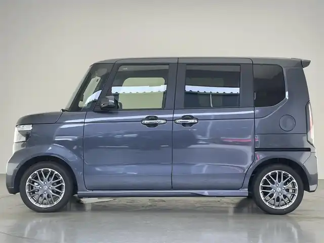 ホンダ Ｎ ＢＯＸ カスタム ターボ 愛知県 2024(令6)年 0.2万km メテオロイドグレーメタリック ホンダセンシング　両側パワースライドドア　ホンダコネクトナビ装着パッケージ　シートヒーター　電動パーキングブレーキ　衝突軽減装置　追従クルコン　黒ハーフレザー　ＬＥＤオートライト　リアシェード　禁煙車