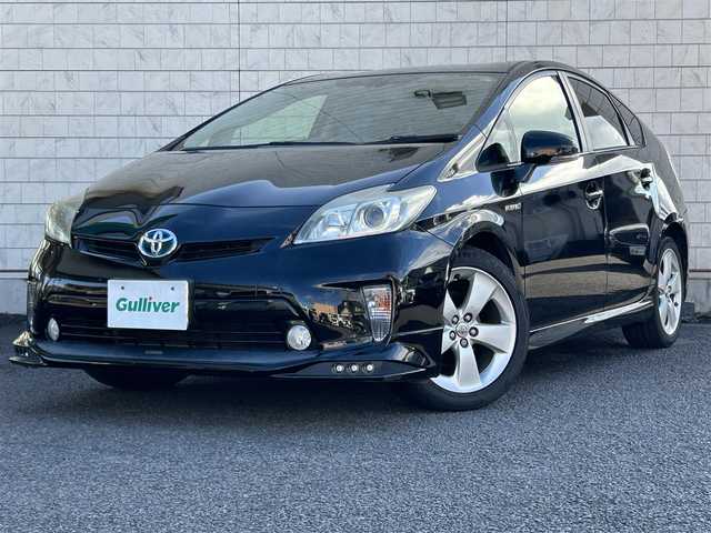 トヨタ プリウス G 大分県 2012(平24)年 7.9万km ブラック ・社外メモリナビ（AWC-MRZ09）/　CD・DVD・Bluetooth・ラジオ/・フルセグテレビ/・バックカメラ/・電動格納ウィンカーミラー/・クルーズコントロール/・プッシュスタート/・ETC/・HID/・ハーフレザーシート/・トノカバー/・革巻きステアリング/・ステアリングスイッチ/・フォグランプ/・純正フロアマット/・リアガラスフィルム