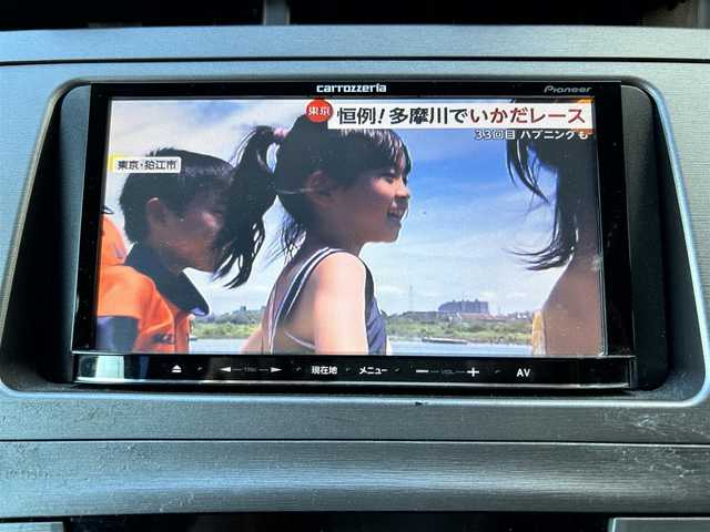 トヨタ プリウス G 大分県 2012(平24)年 7.9万km ブラック ・社外メモリナビ（AWC-MRZ09）/　CD・DVD・Bluetooth・ラジオ/・フルセグテレビ/・バックカメラ/・電動格納ウィンカーミラー/・クルーズコントロール/・プッシュスタート/・ETC/・HID/・ハーフレザーシート/・トノカバー/・革巻きステアリング/・ステアリングスイッチ/・フォグランプ/・純正フロアマット/・リアガラスフィルム
