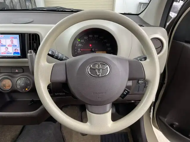 トヨタ パッソ プラスハナ 道央・札幌 2012(平24)年 5.3万km キナコメタリック ・4WD/・寒冷地仕様/・社外SDナビ/（FM/AM/CD/DVD/フルセグTV）/・積込冬タイヤ社外AWセット/・社外エンジンスターター/・ヘッドライトレベライザー/・取扱説明書/保証書/・リモコンキー/スペアキー/・オートエアコン/・電動格納ミラー/・フォグランプ