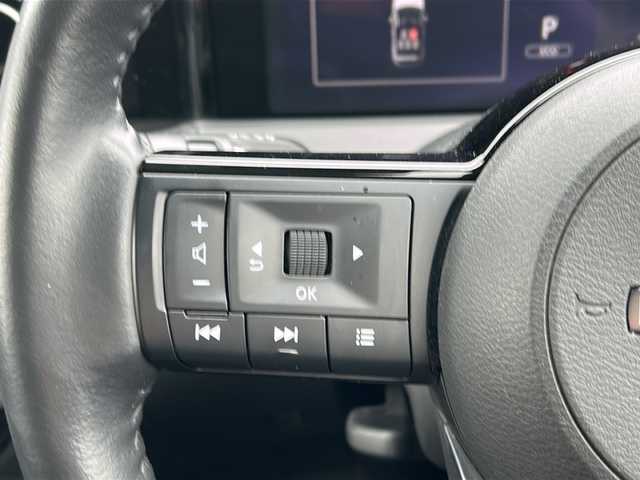 日産 ノート X FOUR 秋田県 2023(令5)年 7.7万km ダークメタルグレー ディスプレイオーディオ/AppleCarPlay/AndroidAuto/BT、TV、HDMI/バックカメラ、全方位カメラ/前後コーナーセンサー/ETC/保証書、取説/４WD