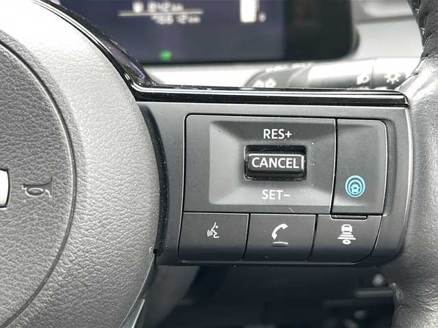 日産 ノート X FOUR 秋田県 2023(令5)年 7.7万km ダークメタルグレー ディスプレイオーディオ/AppleCarPlay/AndroidAuto/BT、TV、HDMI/バックカメラ、全方位カメラ/前後コーナーセンサー/ETC/保証書、取説/４WD