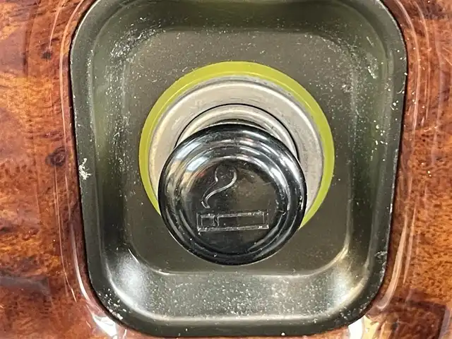 ダイハツ ミラ ジーノ 岡山県 2004(平16)年 15.9万km ホワイトパールマイカ 登録時走行距離：158192km/禁煙車/5速MT/社外オーディオ（DEH-380）/ETC/ブラウンウッドインテリア/ウッドコンピステアリング/ハーフレザーシート/電動格納ミラー/パワーウインドウ/パワーステアリング/メカニカルキー/スペアキー/純正ホイールカバー/取扱説明書/新車時整備手帳（保証書）