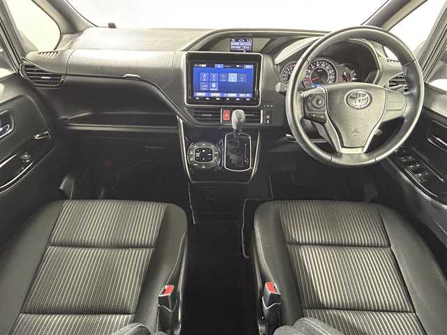 トヨタ ヴォクシー ZS 煌Ⅱ 佐賀県 2019(令1)年 2.3万km ブラック 純正9インチメモリナビゲーション/フルセグTV/DVD/Bluetooth/純正フリップダウンモニター　/クルーズコントロール/前方ドライブレコーダー/ビルトインETC/バックカメラ/両側パワースライドドア/革巻きステアリング/ステアリングリモコン/純正16インチアルミホイール/USB充電ポート2口/フロアマット/ドアバイザー/LEDヘッドライト/オートマチックハイビーム/スペアキー1本