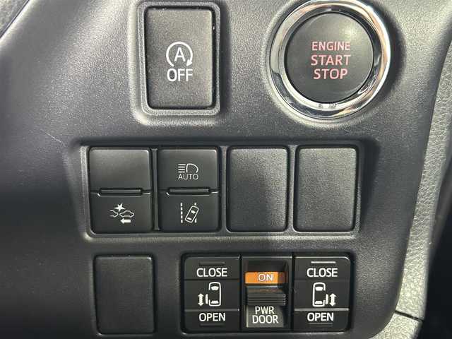 トヨタ ヴォクシー ZS 煌Ⅱ 佐賀県 2019(令1)年 2.3万km ブラック 純正9インチメモリナビゲーション/フルセグTV/DVD/Bluetooth/純正フリップダウンモニター　/クルーズコントロール/前方ドライブレコーダー/ビルトインETC/バックカメラ/両側パワースライドドア/革巻きステアリング/ステアリングリモコン/純正16インチアルミホイール/USB充電ポート2口/フロアマット/ドアバイザー/LEDヘッドライト/オートマチックハイビーム/スペアキー1本