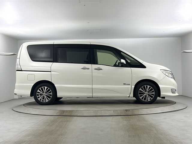 日産 セレナ ハイウェイS S HV Aセーフ 愛知県 2014(平26)年 12万km ブリリアントホワイトパール 純正ナビ/フルセグTV/DISC/FM/AM/AUX/両側パワースライドドア/後席フリップダウンモニター/全方位カメラ/ETC/アイドリングストップ/横滑り防止/レーンキープアシスト/衝突軽減ブレーキ/クルーズコントロール/ECOモード/ステアリングリモコン/100V電源/純正フロアマット/純正AW16インチ/電動格納ミラー/ウインカー付きミラー/オートライト/フォグランプ/プッシュスタート/スマートキー