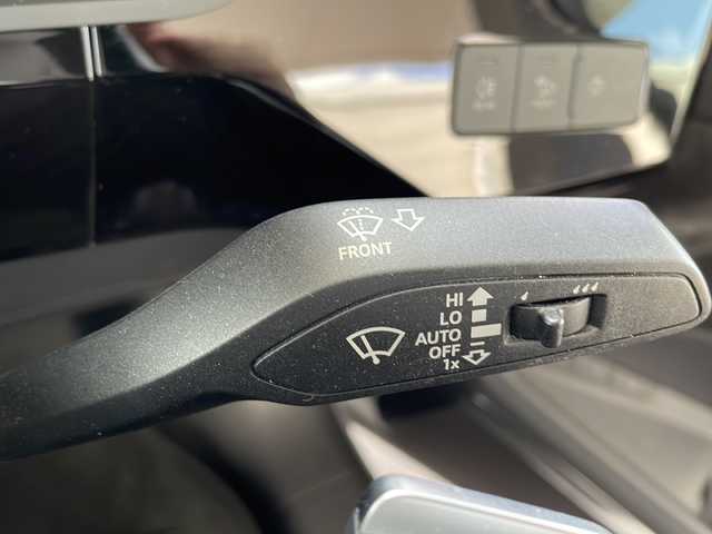 アウディ アウディ ｅ－ｔｒｏｎ SB 55クワトロ Sライン 鳥取県 2020(令2)年 3.8万km フローレットシルバーM ファーストエディション/Sラインパッケージ/オールモードクワトロ/バング&オルフセンサウンド/６ポットキャリパー（オレンジ）/純正21インチAW(コンチネンタルタイヤ）/バーチャルエクステリアミラー/バーチャルコックピット/Sラインハーフレザーシート/純正前後ドライブレコーダー/アダクティプLEDヘッドライト/全席イージークローザー/パワーテールゲート（フットアクション）/アンビエントライト/マルチメディアインターフェース/フルセグ・Bluetooth/全方位カメラ/プリクラッシュセーフティ/アダクティブクルーズ/ブラインドスポット/レーンデパーチャー/オートハイビーム/前席パワーシート/前席シートヒーター/ハイトコントロール（エアサス）/アドバンストキーx２個/リアスポイラー/ビルトインETC/保証書・取説