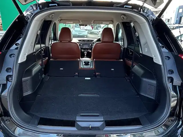 日産 エクストレイル 20Xi レザーED Vセレクション 宮城県 2020(令2)年 4.6万km ダイヤモンドブラック NissanConnectナビゲーションシステム/・CD/DVD/・Bluetooth/・フルセグTV/+パーキングアシスト+DA/＝＝＝/プロパイロット/エマージェンシーブレーキ/車線逸脱警報/車線逸脱防止支援システム/後側方車両検知警報/コーナーセンサー/インテリジェントルームミラー/アラウンドビューモニター/ビルトインETC/ドライブレコーダー/社外ツィータースピーカー/パワーバックドア/ブラウンレザーシート/シートヒーター（前席/後席左右）/パワーシート/革巻きステアリング/ステアリングスイッチ/電動パーキングブレーキ/ブレーキホールド/LEDヘッドランプ/フォグランプ/オートライト/スマートキー＆プッシュスタート/電動格納ミラー/ルーフレール/純正18インチAW/純正フロアマット/ドアバイザー/Wエアバッグ