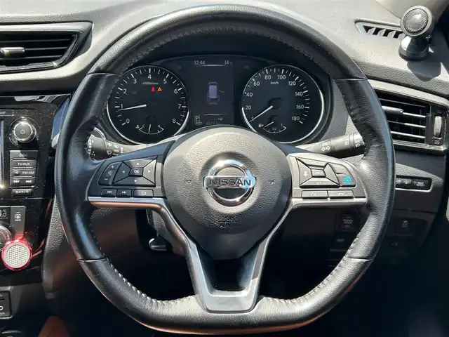 日産 エクストレイル 20Xi レザーED Vセレクション 宮城県 2020(令2)年 4.6万km ダイヤモンドブラック NissanConnectナビゲーションシステム/・CD/DVD/・Bluetooth/・フルセグTV/+パーキングアシスト+DA/＝＝＝/プロパイロット/エマージェンシーブレーキ/車線逸脱警報/車線逸脱防止支援システム/後側方車両検知警報/コーナーセンサー/インテリジェントルームミラー/アラウンドビューモニター/ビルトインETC/ドライブレコーダー/社外ツィータースピーカー/パワーバックドア/ブラウンレザーシート/シートヒーター（前席/後席左右）/パワーシート/革巻きステアリング/ステアリングスイッチ/電動パーキングブレーキ/ブレーキホールド/LEDヘッドランプ/フォグランプ/オートライト/スマートキー＆プッシュスタート/電動格納ミラー/ルーフレール/純正18インチAW/純正フロアマット/ドアバイザー/Wエアバッグ