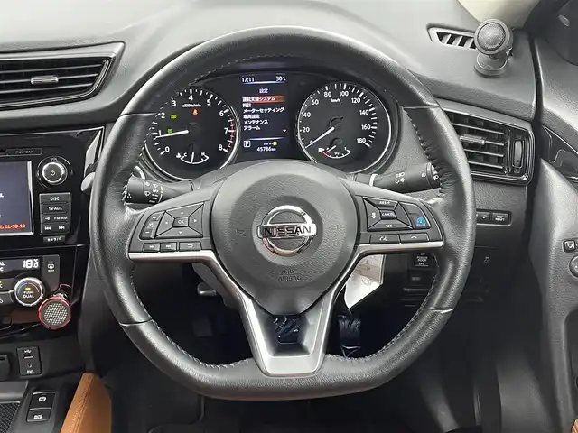 日産 エクストレイル 20Xi レザーED Vセレクション 福井県 2020(令2)年 4.6万km ダイヤモンドブラック NissanConnectナビゲーションシステム/・CD/DVD/・Bluetooth/・フルセグTV/+パーキングアシスト/プロパイロット/エマージェンシーブレーキ/車線逸脱警報/車線逸脱防止支援システム/後側方車両検知警報/コーナーセンサー/インテリジェントルームミラー/アラウンドビューモニター/ビルトインETC/ドライブレコーダー/社外ツィータースピーカー/パワーバックドア/ブラウンレザーシート/シートヒーター（前席/後席左右）/パワーシート/革巻きステアリング/ステアリングスイッチ/電動パーキングブレーキ/ブレーキホールド/LEDヘッドランプ/フォグランプ/オートライト/スマートキー＆プッシュスタート/電動格納ミラー/ルーフレール/純正18インチAW/純正フロアマット/ドアバイザー/Wエアバッグ