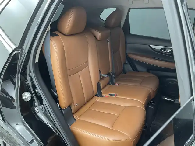 日産 エクストレイル 20Xi レザーED Vセレクション 福井県 2020(令2)年 4.6万km ダイヤモンドブラック NissanConnectナビゲーションシステム/・CD/DVD/・Bluetooth/・フルセグTV/+パーキングアシスト/プロパイロット/エマージェンシーブレーキ/車線逸脱警報/車線逸脱防止支援システム/後側方車両検知警報/コーナーセンサー/インテリジェントルームミラー/アラウンドビューモニター/ビルトインETC/ドライブレコーダー/社外ツィータースピーカー/パワーバックドア/ブラウンレザーシート/シートヒーター（前席/後席左右）/パワーシート/革巻きステアリング/ステアリングスイッチ/電動パーキングブレーキ/ブレーキホールド/LEDヘッドランプ/フォグランプ/オートライト/スマートキー＆プッシュスタート/電動格納ミラー/ルーフレール/純正18インチAW/純正フロアマット/ドアバイザー/Wエアバッグ