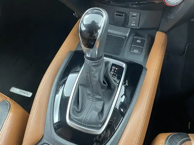日産 エクストレイル 20Xi レザーED Vセレクション 福井県 2020(令2)年 4.6万km ダイヤモンドブラック NissanConnectナビゲーションシステム/・CD/DVD/・Bluetooth/・フルセグTV/+パーキングアシスト/プロパイロット/エマージェンシーブレーキ/車線逸脱警報/車線逸脱防止支援システム/後側方車両検知警報/コーナーセンサー/インテリジェントルームミラー/アラウンドビューモニター/ビルトインETC/ドライブレコーダー/社外ツィータースピーカー/パワーバックドア/ブラウンレザーシート/シートヒーター（前席/後席左右）/パワーシート/革巻きステアリング/ステアリングスイッチ/電動パーキングブレーキ/ブレーキホールド/LEDヘッドランプ/フォグランプ/オートライト/スマートキー＆プッシュスタート/電動格納ミラー/ルーフレール/純正18インチAW/純正フロアマット/ドアバイザー/Wエアバッグ