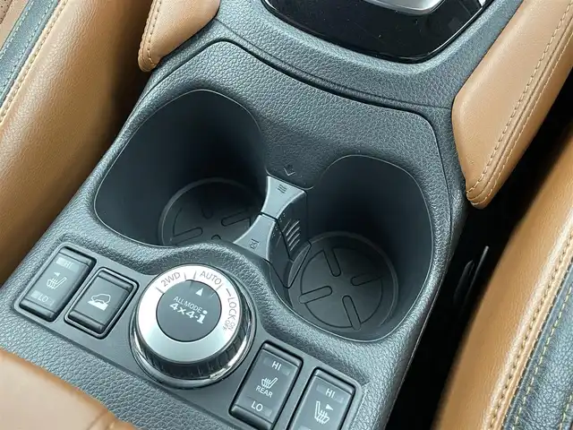 日産 エクストレイル 20Xi レザーED Vセレクション 福井県 2020(令2)年 4.6万km ダイヤモンドブラック NissanConnectナビゲーションシステム/・CD/DVD/・Bluetooth/・フルセグTV/+パーキングアシスト/プロパイロット/エマージェンシーブレーキ/車線逸脱警報/車線逸脱防止支援システム/後側方車両検知警報/コーナーセンサー/インテリジェントルームミラー/アラウンドビューモニター/ビルトインETC/ドライブレコーダー/社外ツィータースピーカー/パワーバックドア/ブラウンレザーシート/シートヒーター（前席/後席左右）/パワーシート/革巻きステアリング/ステアリングスイッチ/電動パーキングブレーキ/ブレーキホールド/LEDヘッドランプ/フォグランプ/オートライト/スマートキー＆プッシュスタート/電動格納ミラー/ルーフレール/純正18インチAW/純正フロアマット/ドアバイザー/Wエアバッグ