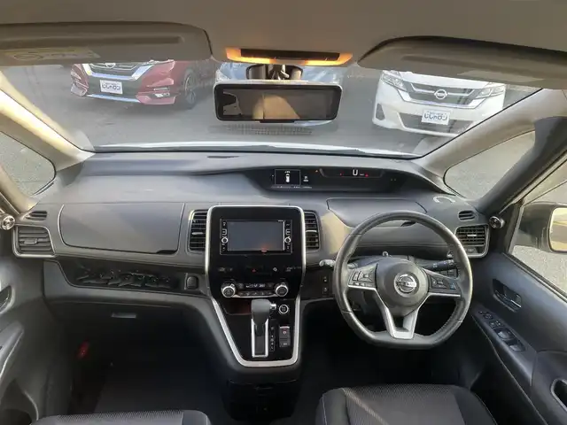 日産 セレナ ハイウェイスター 和歌山県 2016(平28)年 11.9万km ブリリアントホワイトパール 2トーン (株)IDOMが運営する【じしゃロン和歌山店】の自社ローン専用車両になります。こちらは現金またはオートローンご利用時の価格です。自社ローンご希望の方は別途その旨お申付け下さい/エマージェンシーブレーキ/プロパイロット/レーンキープアシスト/横滑り防止装置/クルーズコントロール/全方位カメラ/デジタルインナーミラー/純正ナビ/（Bluetooth/フルセグ/AM/FM)/テレビキャンセラー/フリップダウンモニター/アイドリングストップ/ステアリングスイッチ/DN席シートヒーター/純正フロアマット/両側パワースライドドア/ETC/スマートキー×２/LEDヘッドライト/電動格納ミラー/ドアバイザー/社外スタッドレスタイヤ/（195/65/R15)2mm