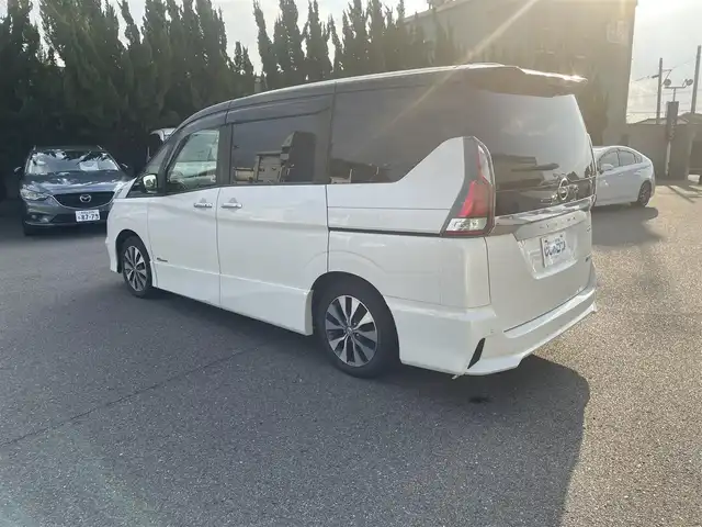 日産 セレナ ハイウェイスター 和歌山県 2016(平28)年 11.9万km ブリリアントホワイトパール 2トーン (株)IDOMが運営する【じしゃロン和歌山店】の自社ローン専用車両になります。こちらは現金またはオートローンご利用時の価格です。自社ローンご希望の方は別途その旨お申付け下さい/エマージェンシーブレーキ/プロパイロット/レーンキープアシスト/横滑り防止装置/クルーズコントロール/全方位カメラ/デジタルインナーミラー/純正ナビ/（Bluetooth/フルセグ/AM/FM)/テレビキャンセラー/フリップダウンモニター/アイドリングストップ/ステアリングスイッチ/DN席シートヒーター/純正フロアマット/両側パワースライドドア/ETC/スマートキー×２/LEDヘッドライト/電動格納ミラー/ドアバイザー/社外スタッドレスタイヤ/（195/65/R15)2mm