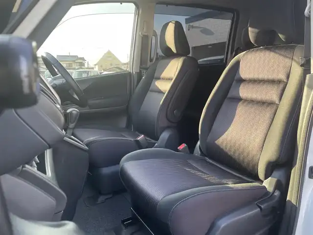 日産 セレナ ハイウェイスター 和歌山県 2016(平28)年 11.9万km ブリリアントホワイトパール 2トーン (株)IDOMが運営する【じしゃロン和歌山店】の自社ローン専用車両になります。こちらは現金またはオートローンご利用時の価格です。自社ローンご希望の方は別途その旨お申付け下さい/エマージェンシーブレーキ/プロパイロット/レーンキープアシスト/横滑り防止装置/クルーズコントロール/全方位カメラ/デジタルインナーミラー/純正ナビ/（Bluetooth/フルセグ/AM/FM)/テレビキャンセラー/フリップダウンモニター/アイドリングストップ/ステアリングスイッチ/DN席シートヒーター/純正フロアマット/両側パワースライドドア/ETC/スマートキー×２/LEDヘッドライト/電動格納ミラー/ドアバイザー/社外スタッドレスタイヤ/（195/65/R15)2mm