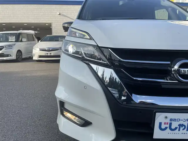 日産 セレナ ハイウェイスター 和歌山県 2016(平28)年 11.9万km ブリリアントホワイトパール 2トーン (株)IDOMが運営する【じしゃロン和歌山店】の自社ローン専用車両になります。こちらは現金またはオートローンご利用時の価格です。自社ローンご希望の方は別途その旨お申付け下さい/エマージェンシーブレーキ/プロパイロット/レーンキープアシスト/横滑り防止装置/クルーズコントロール/全方位カメラ/デジタルインナーミラー/純正ナビ/（Bluetooth/フルセグ/AM/FM)/テレビキャンセラー/フリップダウンモニター/アイドリングストップ/ステアリングスイッチ/DN席シートヒーター/純正フロアマット/両側パワースライドドア/ETC/スマートキー×２/LEDヘッドライト/電動格納ミラー/ドアバイザー/社外スタッドレスタイヤ/（195/65/R15)2mm