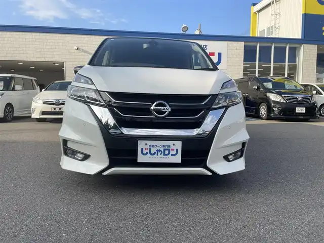 日産 セレナ ハイウェイスター 和歌山県 2016(平28)年 11.9万km ブリリアントホワイトパール 2トーン (株)IDOMが運営する【じしゃロン和歌山店】の自社ローン専用車両になります。こちらは現金またはオートローンご利用時の価格です。自社ローンご希望の方は別途その旨お申付け下さい/エマージェンシーブレーキ/プロパイロット/レーンキープアシスト/横滑り防止装置/クルーズコントロール/全方位カメラ/デジタルインナーミラー/純正ナビ/（Bluetooth/フルセグ/AM/FM)/テレビキャンセラー/フリップダウンモニター/アイドリングストップ/ステアリングスイッチ/DN席シートヒーター/純正フロアマット/両側パワースライドドア/ETC/スマートキー×２/LEDヘッドライト/電動格納ミラー/ドアバイザー/社外スタッドレスタイヤ/（195/65/R15)2mm