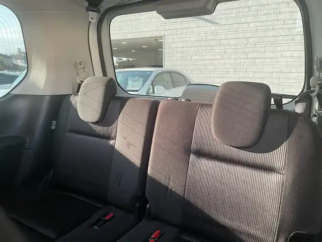 日産 セレナ ハイウェイスター 和歌山県 2016(平28)年 11.9万km ブリリアントホワイトパール 2トーン (株)IDOMが運営する【じしゃロン和歌山店】の自社ローン専用車両になります。こちらは現金またはオートローンご利用時の価格です。自社ローンご希望の方は別途その旨お申付け下さい/エマージェンシーブレーキ/プロパイロット/レーンキープアシスト/横滑り防止装置/クルーズコントロール/全方位カメラ/デジタルインナーミラー/純正ナビ/（Bluetooth/フルセグ/AM/FM)/テレビキャンセラー/フリップダウンモニター/アイドリングストップ/ステアリングスイッチ/DN席シートヒーター/純正フロアマット/両側パワースライドドア/ETC/スマートキー×２/LEDヘッドライト/電動格納ミラー/ドアバイザー/社外スタッドレスタイヤ/（195/65/R15)2mm