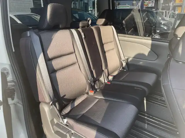 日産 セレナ ハイウェイスター 和歌山県 2016(平28)年 11.9万km ブリリアントホワイトパール 2トーン (株)IDOMが運営する【じしゃロン和歌山店】の自社ローン専用車両になります。こちらは現金またはオートローンご利用時の価格です。自社ローンご希望の方は別途その旨お申付け下さい/エマージェンシーブレーキ/プロパイロット/レーンキープアシスト/横滑り防止装置/クルーズコントロール/全方位カメラ/デジタルインナーミラー/純正ナビ/（Bluetooth/フルセグ/AM/FM)/テレビキャンセラー/フリップダウンモニター/アイドリングストップ/ステアリングスイッチ/DN席シートヒーター/純正フロアマット/両側パワースライドドア/ETC/スマートキー×２/LEDヘッドライト/電動格納ミラー/ドアバイザー/社外スタッドレスタイヤ/（195/65/R15)2mm