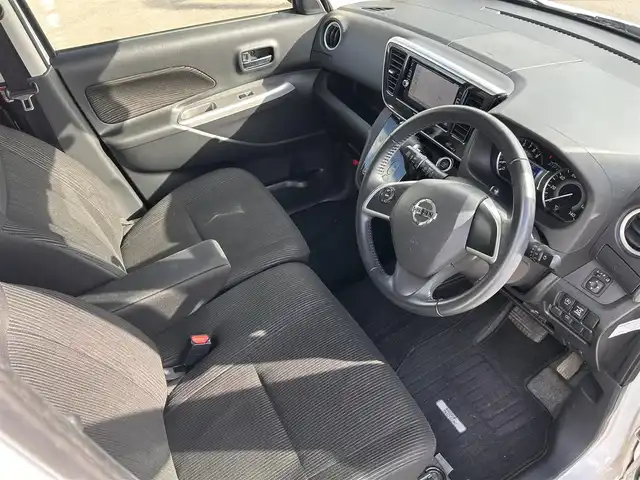 日産 デイズ ルークス ハイウェイスターX 道南・函館 2016(平28)年 5.5万km ホワイトパール /純正メモリナビ//フルセグTV//アラウンドビューモニター//ETC//片側パワースライドドア//エマージェンシーブレーキ//横滑り防止装置//純正HIDヘッドライト//スマートキー//エンジンプッシュスタート