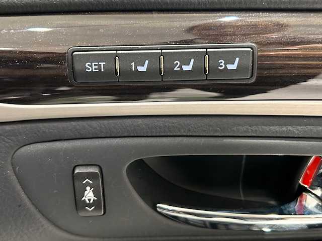 レクサス ＬＳ 600h バージョンC 宮城県 2013(平25)年 4.5万km ブラックオパールマイカ 4WD/レクサスセーフティーシステム＋/・プリクラッシュセーフティ /・レーントレーシングアシスト/・レーダークルーズコントロール/・アダプティブハイビームシステム/・セーフイグジットアシスト/・ドライバー異常時対応システム/・ブラインドスポットモニター/・レーンキープアシスト/純正ナビ/・Bluetooth/CD/AUX/USB/フルセグTV/・バックカメラ/・ETC/コーナーセンサー前後/電子パーキング/・オートホールド/革巻きウッドステアリング/・ステアリングスイッチ/・ハンドルヒーター/レザーシート/・パワーシート（運転席＋助手席）/・エアシート（運転席＋助手席）/純正LEDヘッドライト/・オートライト/・オートマチックハイビーム/プッシュスタート/・スマートキー/・スペアキー1本/純正フロアマット/純正18インチアルミホイール