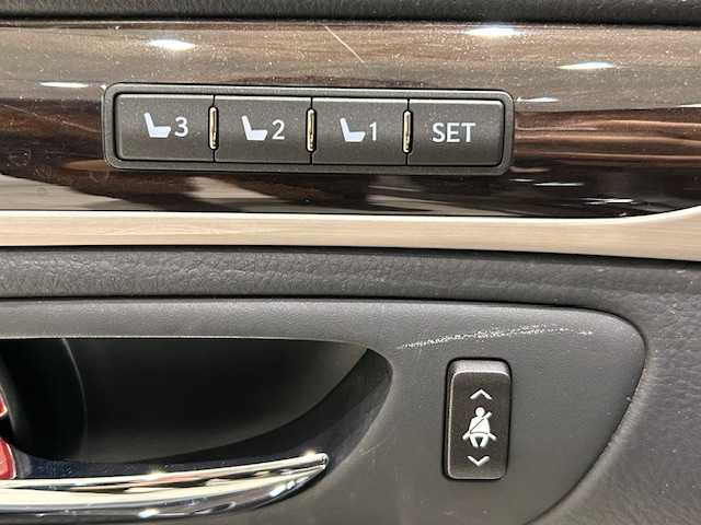 レクサス ＬＳ 600h バージョンC 宮城県 2013(平25)年 4.5万km ブラックオパールマイカ 4WD/レクサスセーフティーシステム＋/・プリクラッシュセーフティ /・レーントレーシングアシスト/・レーダークルーズコントロール/・アダプティブハイビームシステム/・セーフイグジットアシスト/・ドライバー異常時対応システム/・ブラインドスポットモニター/・レーンキープアシスト/純正ナビ/・Bluetooth/CD/AUX/USB/フルセグTV/・バックカメラ/・ETC/コーナーセンサー前後/電子パーキング/・オートホールド/革巻きウッドステアリング/・ステアリングスイッチ/・ハンドルヒーター/レザーシート/・パワーシート（運転席＋助手席）/・エアシート（運転席＋助手席）/純正LEDヘッドライト/・オートライト/・オートマチックハイビーム/プッシュスタート/・スマートキー/・スペアキー1本/純正フロアマット/純正18インチアルミホイール