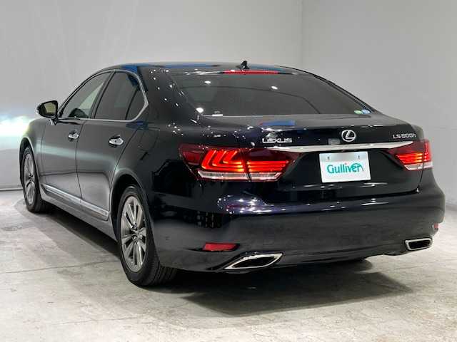 レクサス ＬＳ 600h バージョンC 宮城県 2013(平25)年 4.5万km ブラックオパールマイカ 4WD/レクサスセーフティーシステム＋/・プリクラッシュセーフティ /・レーントレーシングアシスト/・レーダークルーズコントロール/・アダプティブハイビームシステム/・セーフイグジットアシスト/・ドライバー異常時対応システム/・ブラインドスポットモニター/・レーンキープアシスト/純正ナビ/・Bluetooth/CD/AUX/USB/フルセグTV/・バックカメラ/・ETC/コーナーセンサー前後/電子パーキング/・オートホールド/革巻きウッドステアリング/・ステアリングスイッチ/・ハンドルヒーター/レザーシート/・パワーシート（運転席＋助手席）/・エアシート（運転席＋助手席）/純正LEDヘッドライト/・オートライト/・オートマチックハイビーム/プッシュスタート/・スマートキー/・スペアキー1本/純正フロアマット/純正18インチアルミホイール