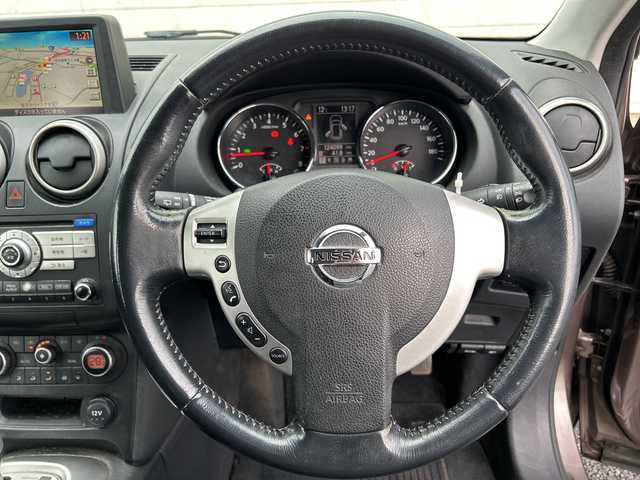 日産 デュアリス 20G 千葉県 2011(平23)年 12.4万km グレイッシュブロンズ 純正7インチHDDナビゲーション/【Blueooth・フルセグTV・HDD・DVD・CD】/バックカメラ/キセノンヘッドライト/・オートライト/スマートキー/前後ドライブレコーダー/ビルトインETC/MTモード付AT/ステアリングリモコン/スカイルーフ/純正フロアマット/保証書/取扱説明書