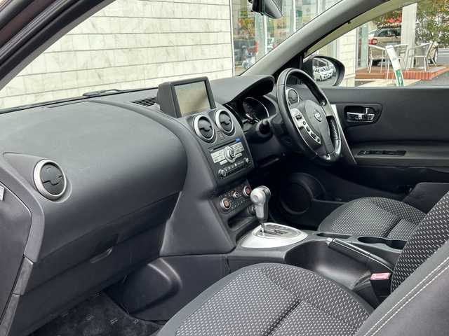 日産 デュアリス 20G 千葉県 2011(平23)年 12.4万km グレイッシュブロンズ 純正7インチHDDナビゲーション/【Blueooth・フルセグTV・HDD・DVD・CD】/バックカメラ/キセノンヘッドライト/・オートライト/スマートキー/前後ドライブレコーダー/ビルトインETC/MTモード付AT/ステアリングリモコン/スカイルーフ/純正フロアマット/保証書/取扱説明書