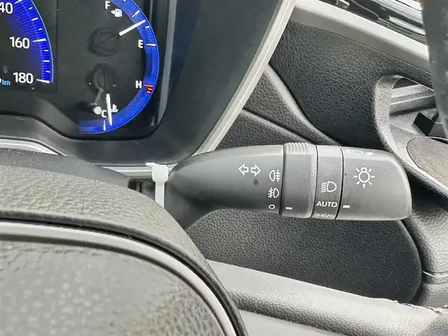 トヨタ カローラ クロス ハイブリッド Z 鳥取県 2023(令5)年 2.9万km プラチナホワイトパールマイカ ワンオーナー/パノラマルーフ/ＨＤＤナビ/３６０°カメラ/フルセグＴＶ　Ｂｌｕｅｔｏｏｔｈ　ＤＶＤ　ＣＤ/ＡＣＣ/ブラインドスポット/レーンアシスト/衝突被害軽減ブレーキ/オートホールド/Ｑｉ充電/ビルトインＥＴＣ２．０/前後ドライブレコーダー/運転席パワーシート/ハーフレザー/前席シートヒーター/ステアリングヒーター/LEDライト/フォグランプ/オートライト/オートハイビーム/スマートキー/スペアキー/新車保証書/取扱説明書