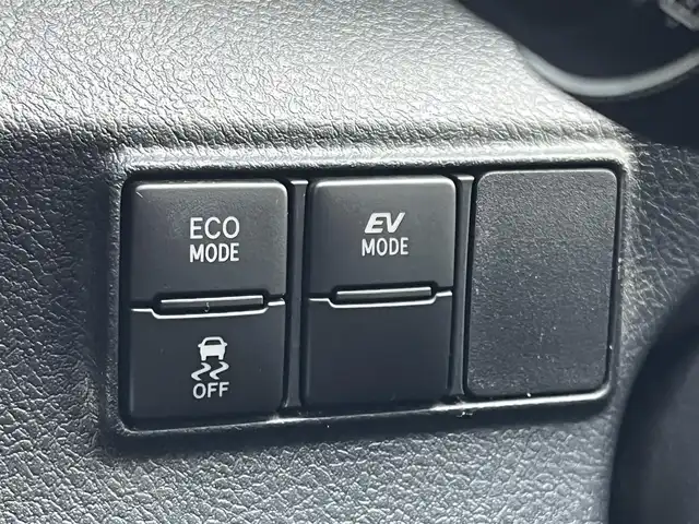 トヨタ シエンタ ハイブリッド ファンベースG クエロ 奈良県 2022(令4)年 2.3万km ブラックマイカ/ベージュ 2トーン 純正ナビ（NSZT-W68T）/クルーズコントロール/アラウンドビューモニター/前後コーナーセンサー/プリクラッシュセーフティ/レーンキープアシスト/両側パワースライドドア/ハーフレザーシート/前席シートヒーター/ステアリングヒーター/ＬＥＤヘッドライト/オートライト/ETC/前後ドライブレコーダー（CS-91FH）/SMACK15インチAW/スペアキーX1