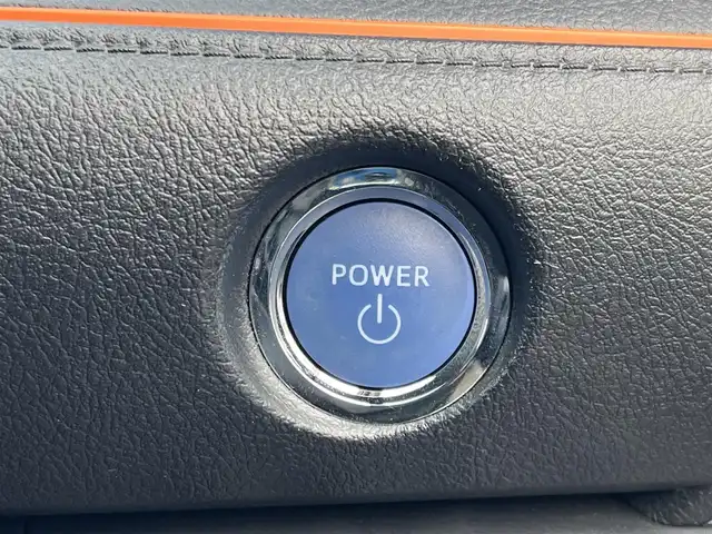 トヨタ シエンタ ハイブリッド ファンベースG クエロ 奈良県 2022(令4)年 2.3万km ブラックマイカ/ベージュ 2トーン 純正ナビ（NSZT-W68T）/クルーズコントロール/アラウンドビューモニター/前後コーナーセンサー/プリクラッシュセーフティ/レーンキープアシスト/両側パワースライドドア/ハーフレザーシート/前席シートヒーター/ステアリングヒーター/ＬＥＤヘッドライト/オートライト/ETC/前後ドライブレコーダー（CS-91FH）/SMACK15インチAW/スペアキーX1